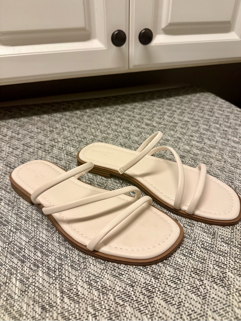 Universal Thread White Multi-Strap Slide Sandals